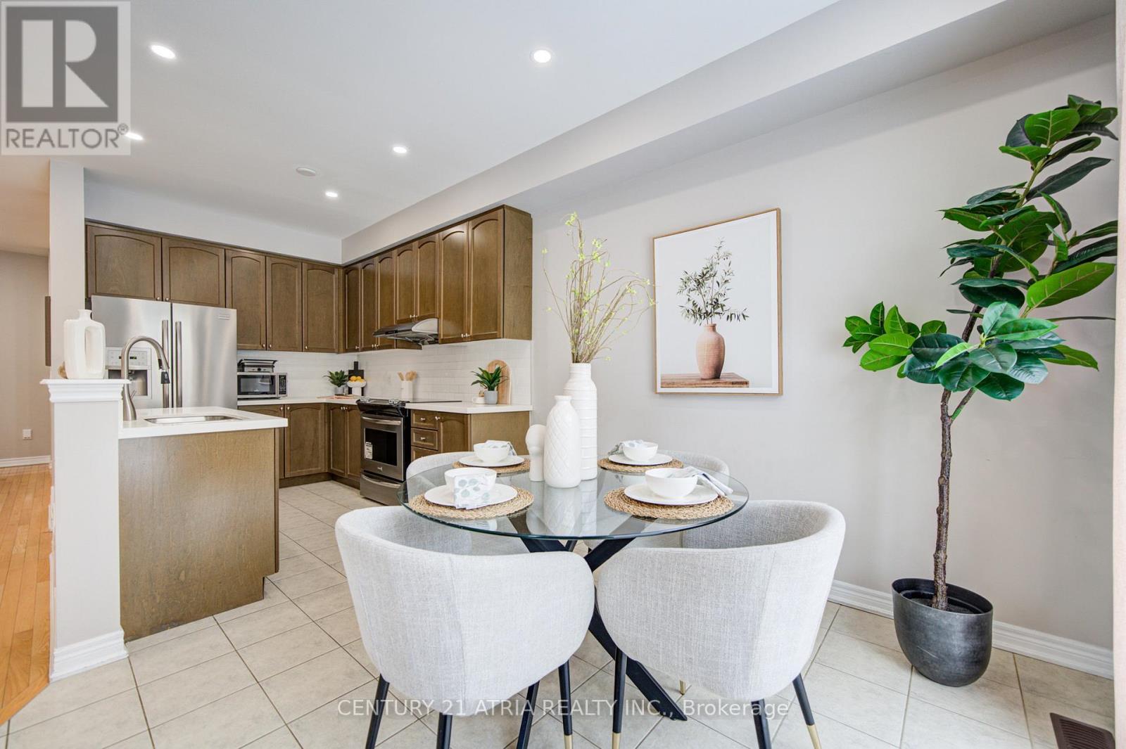 135 Windrow Street, Richmond Hill, ON - Indoor Photo Showing Other Room