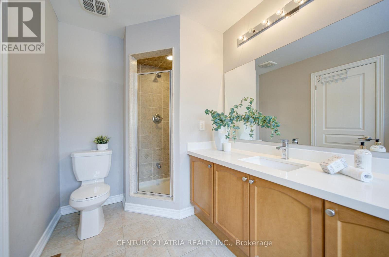 135 Windrow Street, Richmond Hill, ON - Indoor Photo Showing Bathroom