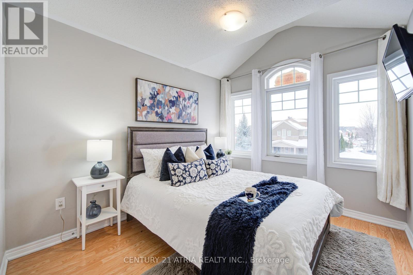 135 Windrow Street, Richmond Hill, ON - Indoor Photo Showing Bedroom