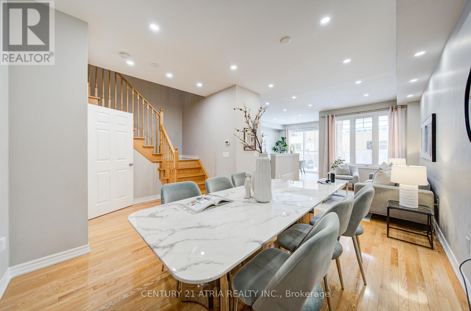 135 Windrow Street, Richmond Hill, ON - Indoor Photo Showing Dining Room