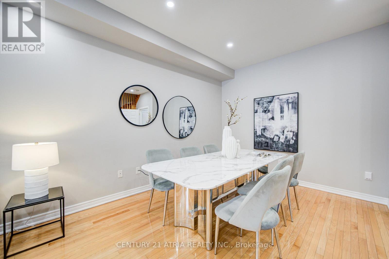 135 Windrow Street, Richmond Hill, ON - Indoor Photo Showing Dining Room