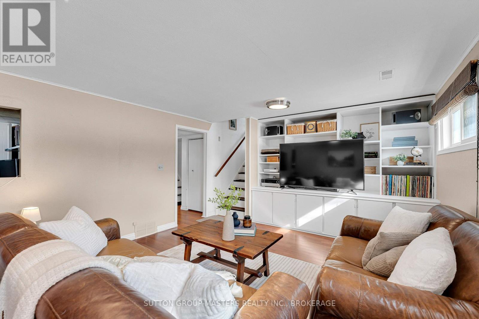 848 Allum Avenue, Kingston (South Of Taylor-Kidd Blvd), ON - Indoor Photo Showing Living Room