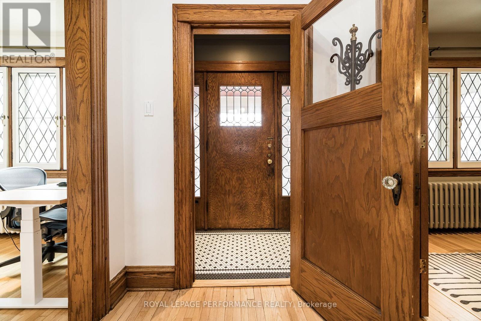 241 Fourth Avenue, Ottawa, ON - Indoor Photo Showing Other Room