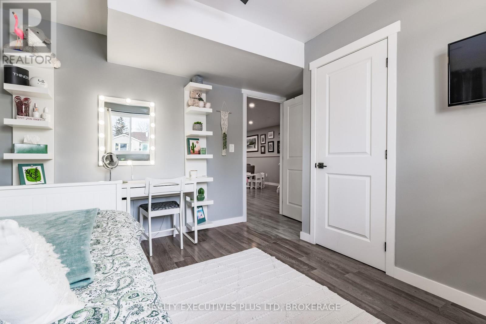 363 Emerick Avenue, Fort Erie (Central), ON - Indoor Photo Showing Bedroom