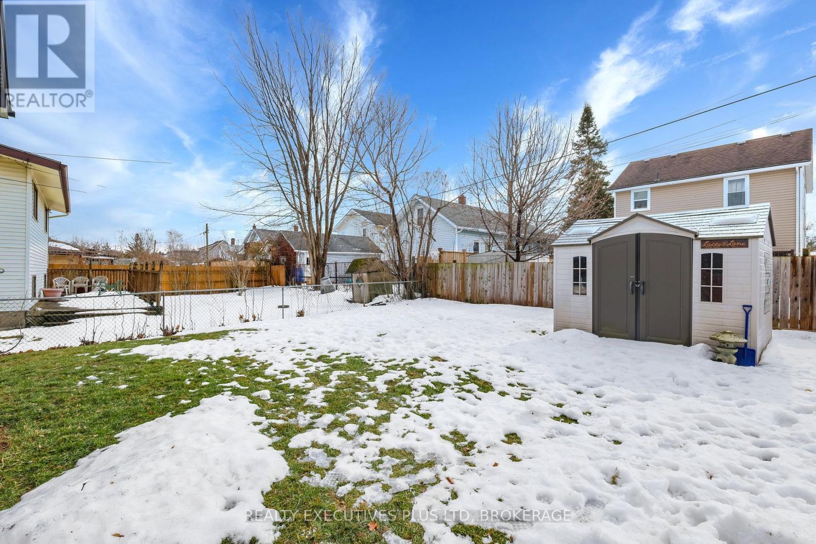 Fully fenced yard - 363 Emerick Avenue, Fort Erie (Central), ON - Outdoor