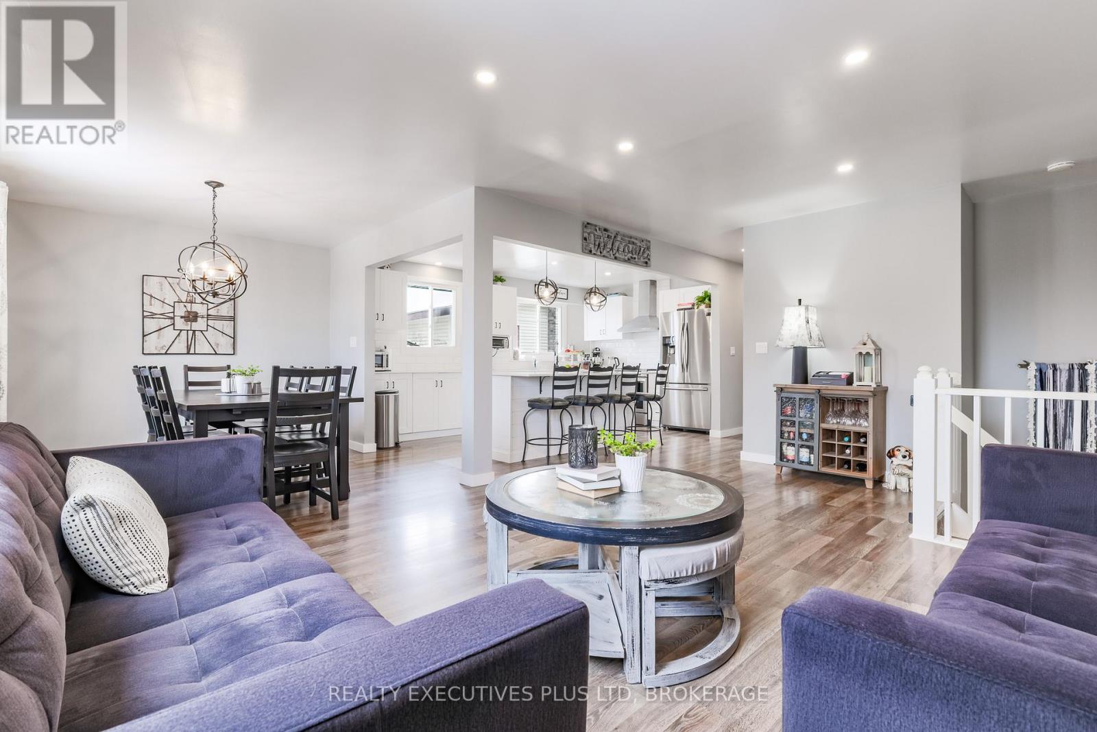 Open concept Living at it's Best! - 363 Emerick Avenue, Fort Erie (Central), ON - Indoor Photo Showing Living Room