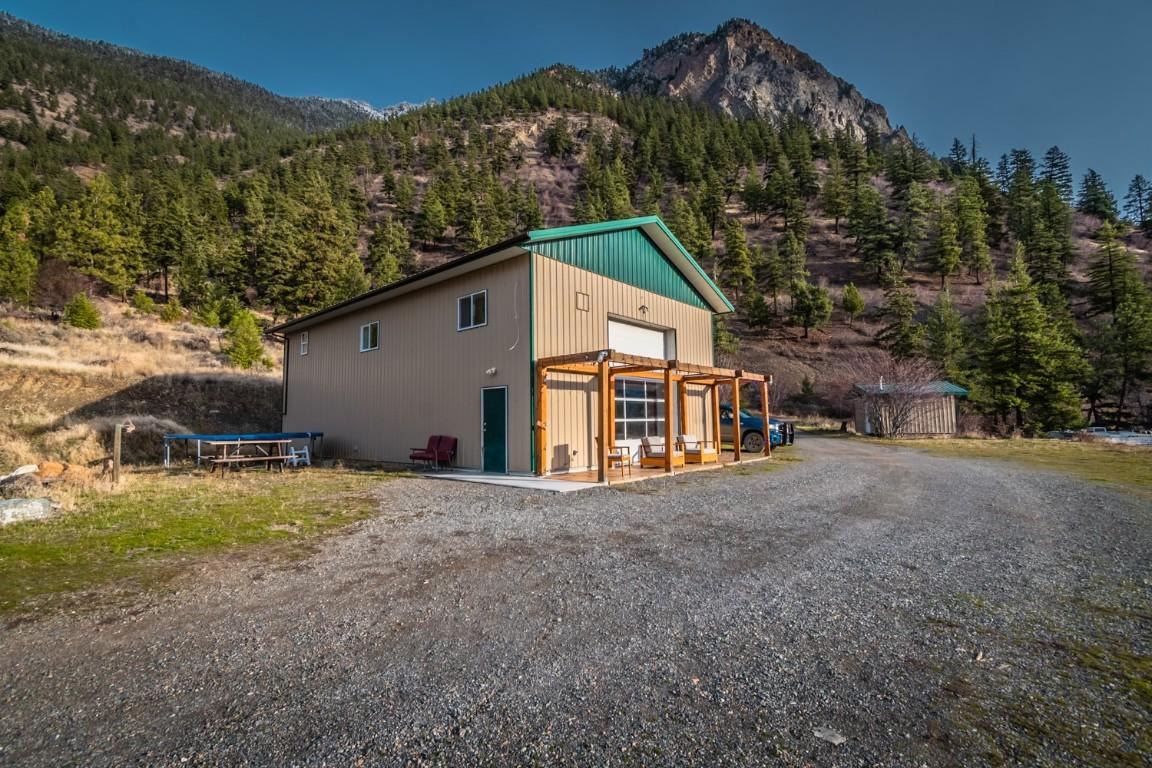 4142 99 N Road, Lillooet, BC - Outdoor