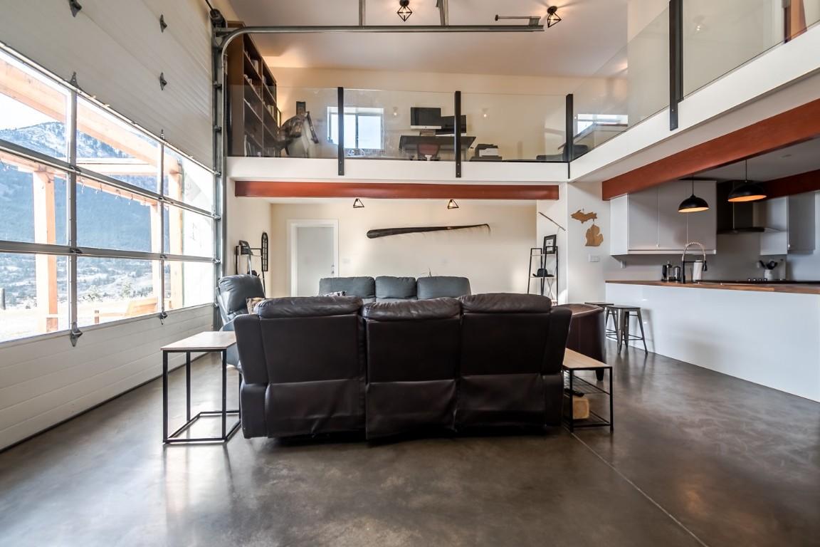 4142 99 N Road, Lillooet, BC - Indoor