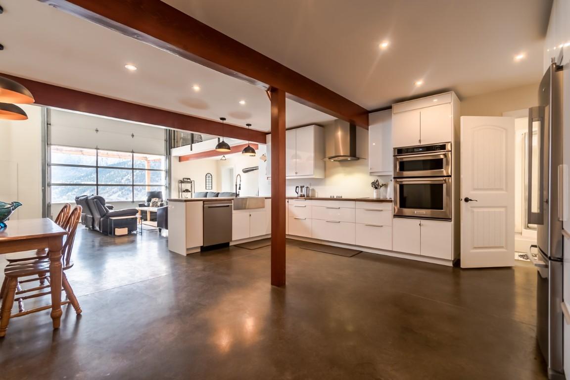 4142 99 N Road, Lillooet, BC - Indoor Photo Showing Other Room