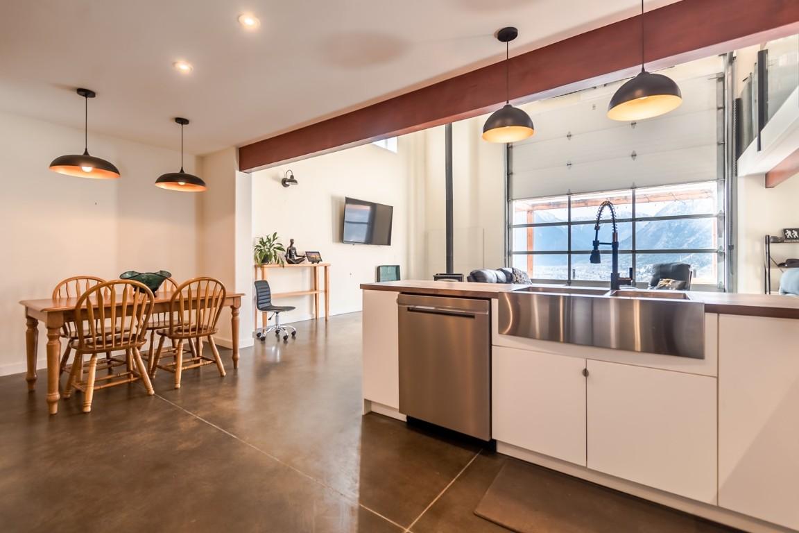 4142 99 N Road, Lillooet, BC - Indoor Photo Showing Kitchen