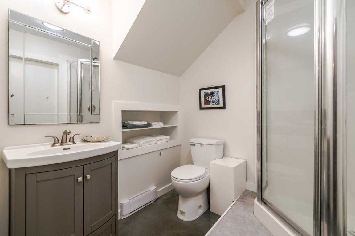 4142 99 N Road, Lillooet, BC - Indoor Photo Showing Bathroom