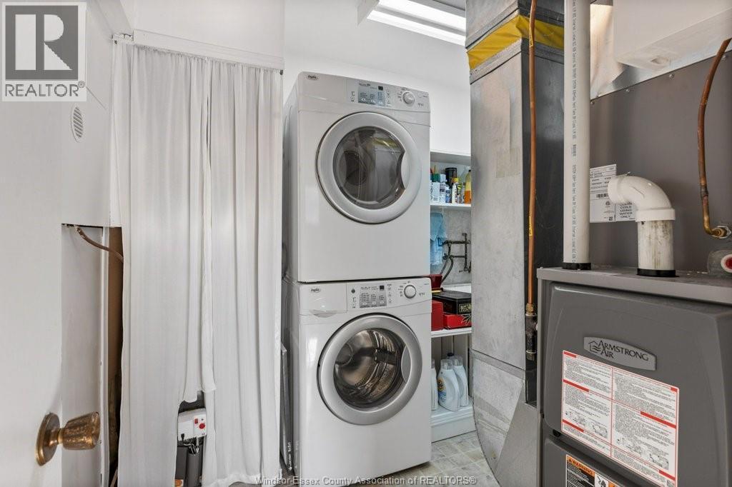 1801 Dominion, Windsor, ON - Indoor Photo Showing Laundry Room