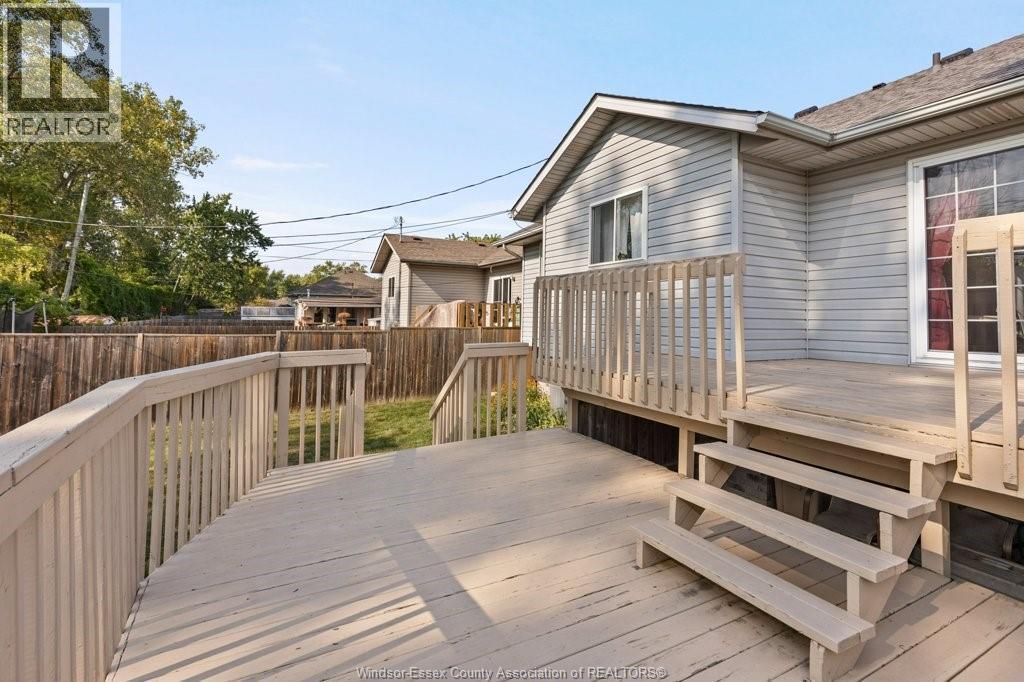 1801 Dominion, Windsor, ON - Outdoor With Deck Patio Veranda With Exterior