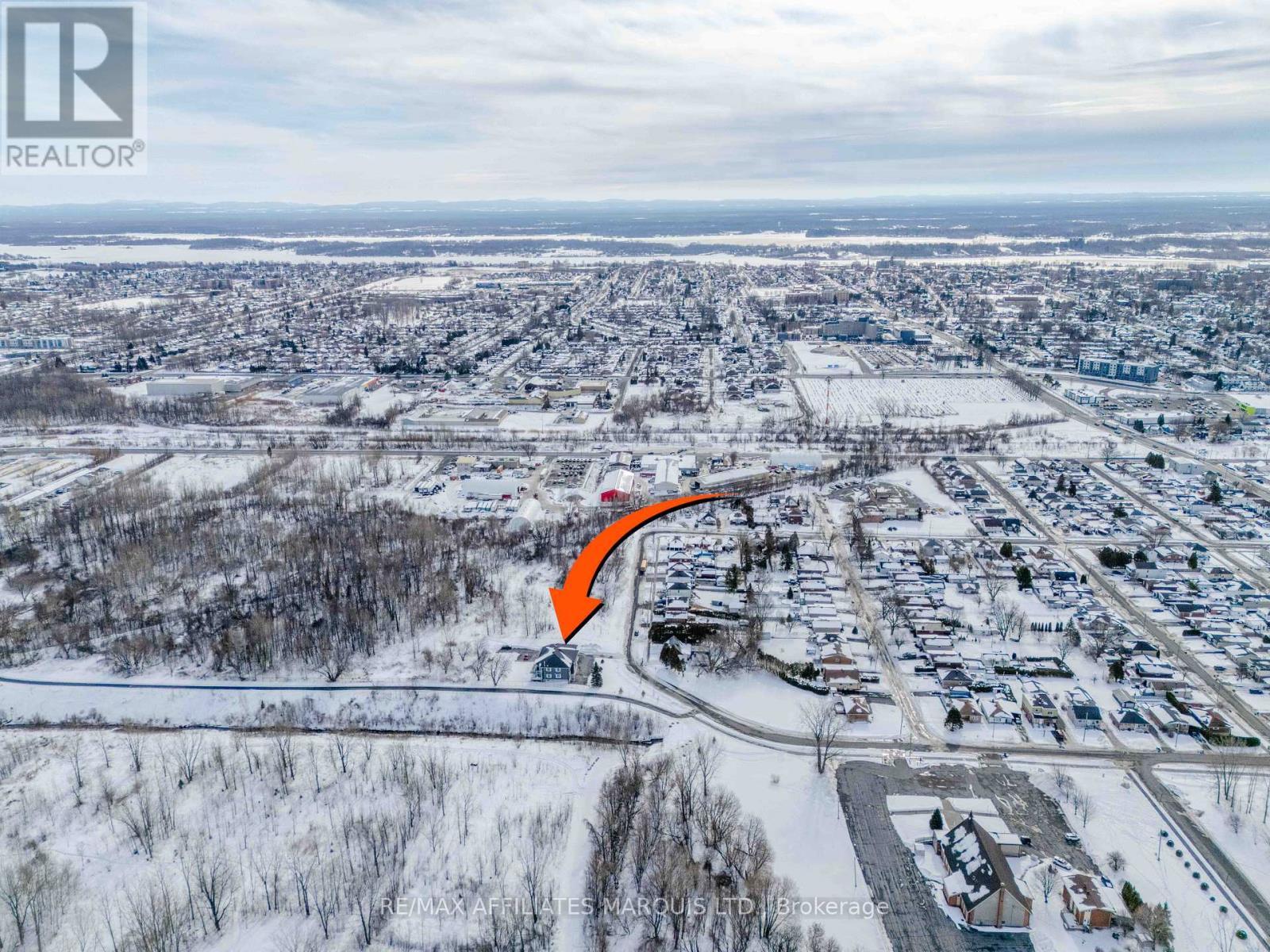 1133 Carleton Street, Cornwall, ON - Outdoor With View