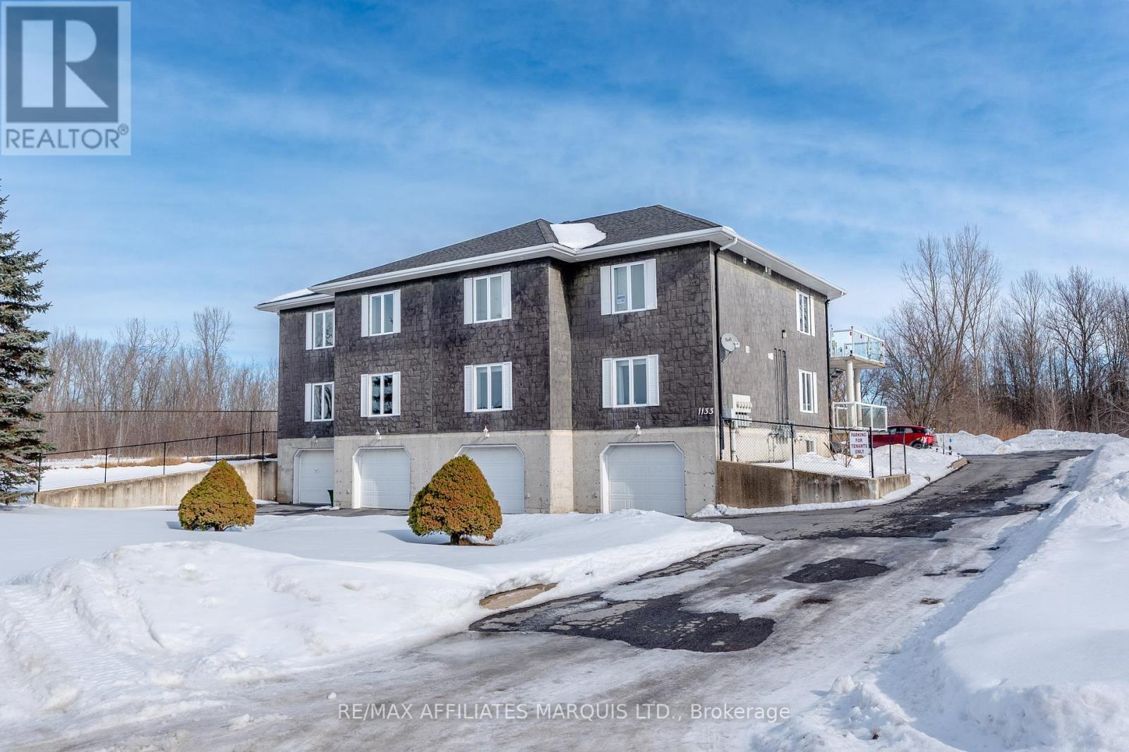 1133 Carleton Street, Cornwall, ON - Outdoor