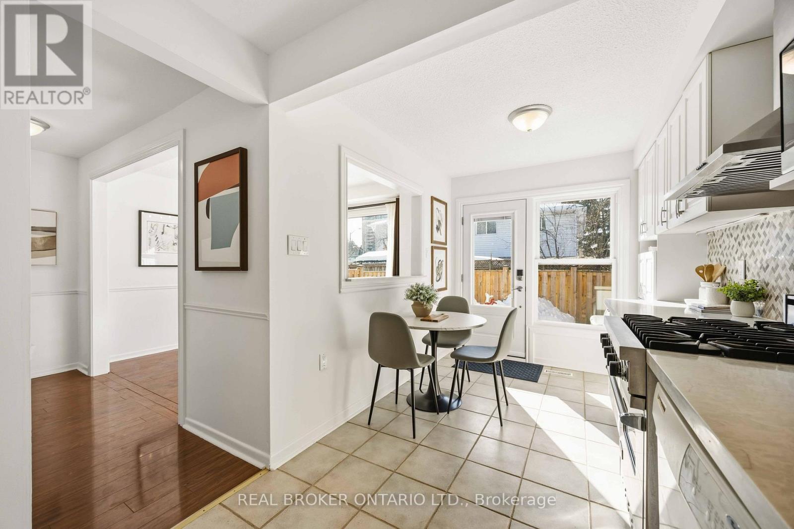 5 Remora Royal Way, Toronto, ON - Indoor