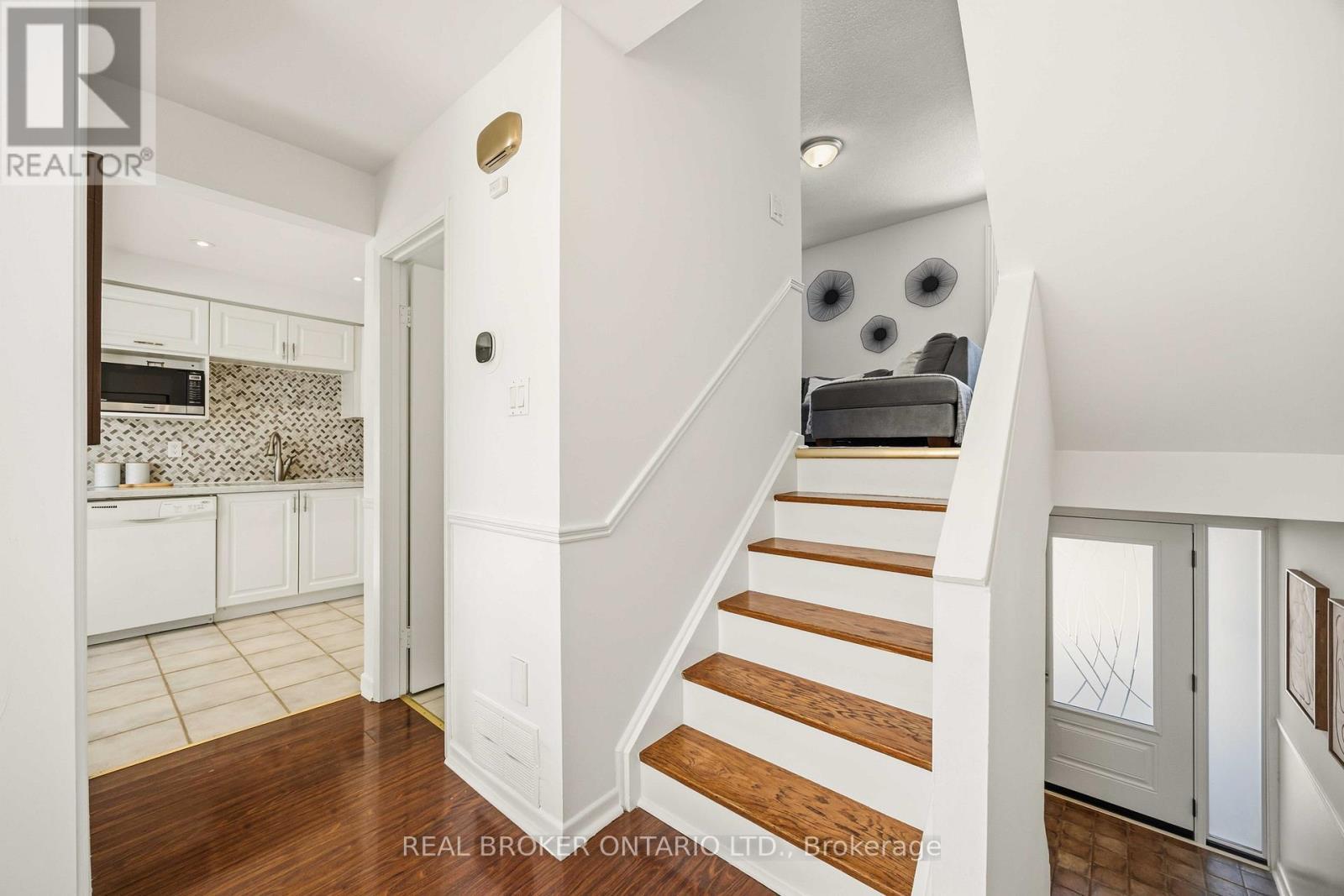 5 Remora Royal Way, Toronto, ON - Indoor Photo Showing Other Room