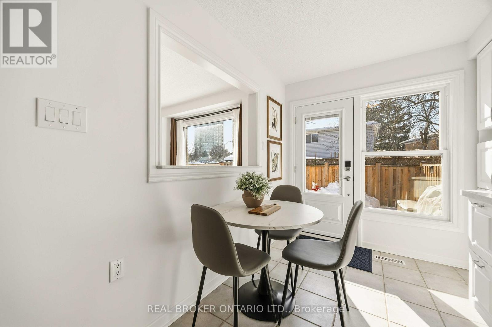 5 Remora Royal Way, Toronto, ON - Indoor Photo Showing Dining Room