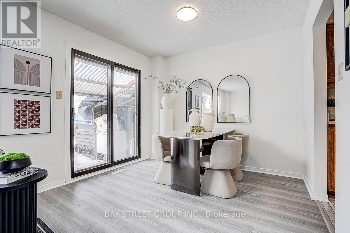 203 Roxanne Crescent, Toronto, ON - Indoor Photo Showing Other Room
