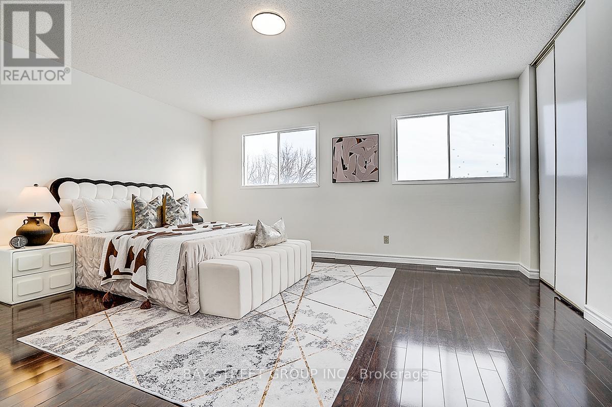 203 Roxanne Crescent, Toronto, ON - Indoor