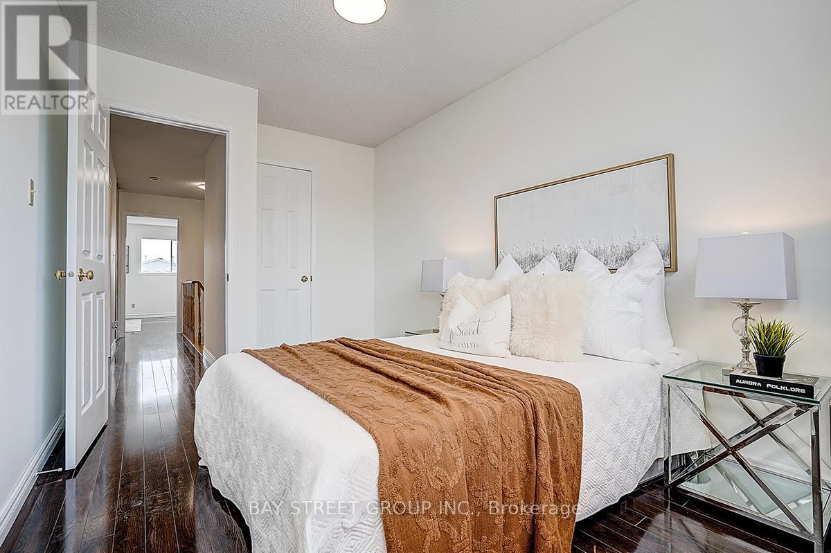 203 Roxanne Crescent, Toronto, ON - Indoor Photo Showing Bedroom