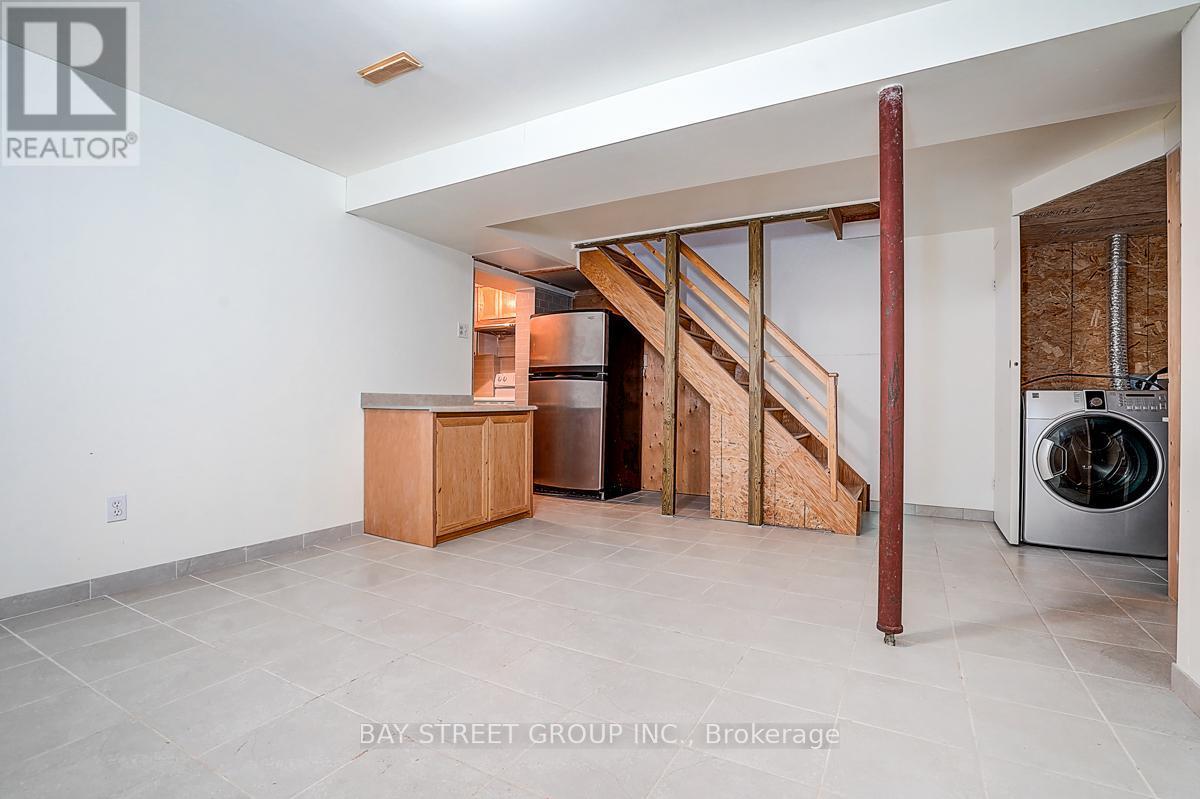 203 Roxanne Crescent, Toronto, ON - Indoor Photo Showing Other Room