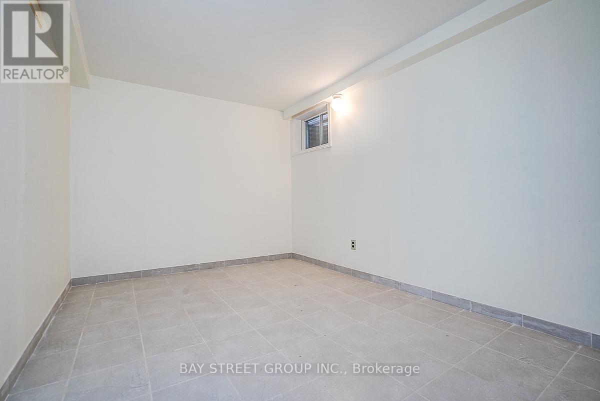 203 Roxanne Crescent, Toronto, ON - Indoor Photo Showing Other Room