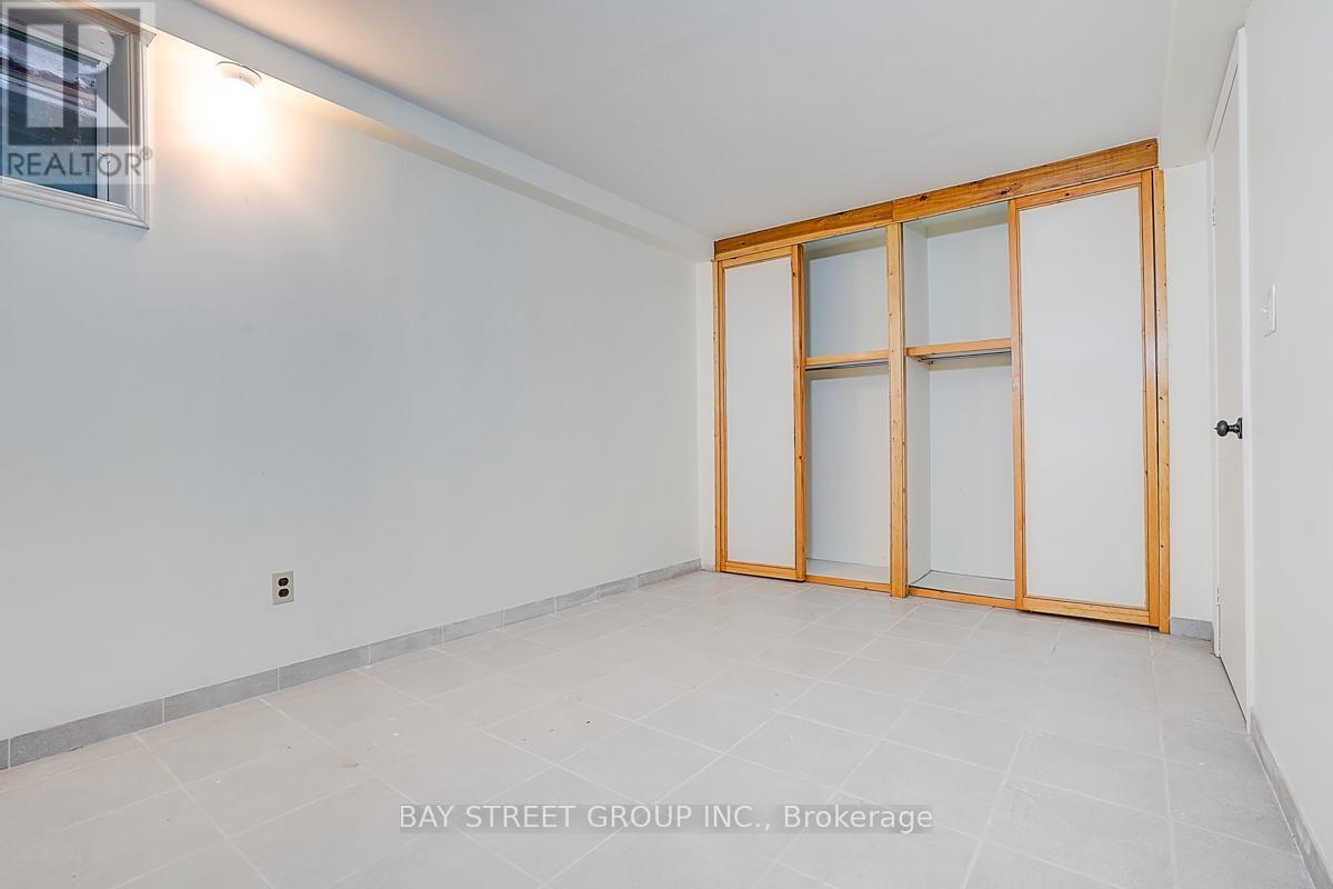 203 Roxanne Crescent, Toronto, ON - Indoor Photo Showing Other Room