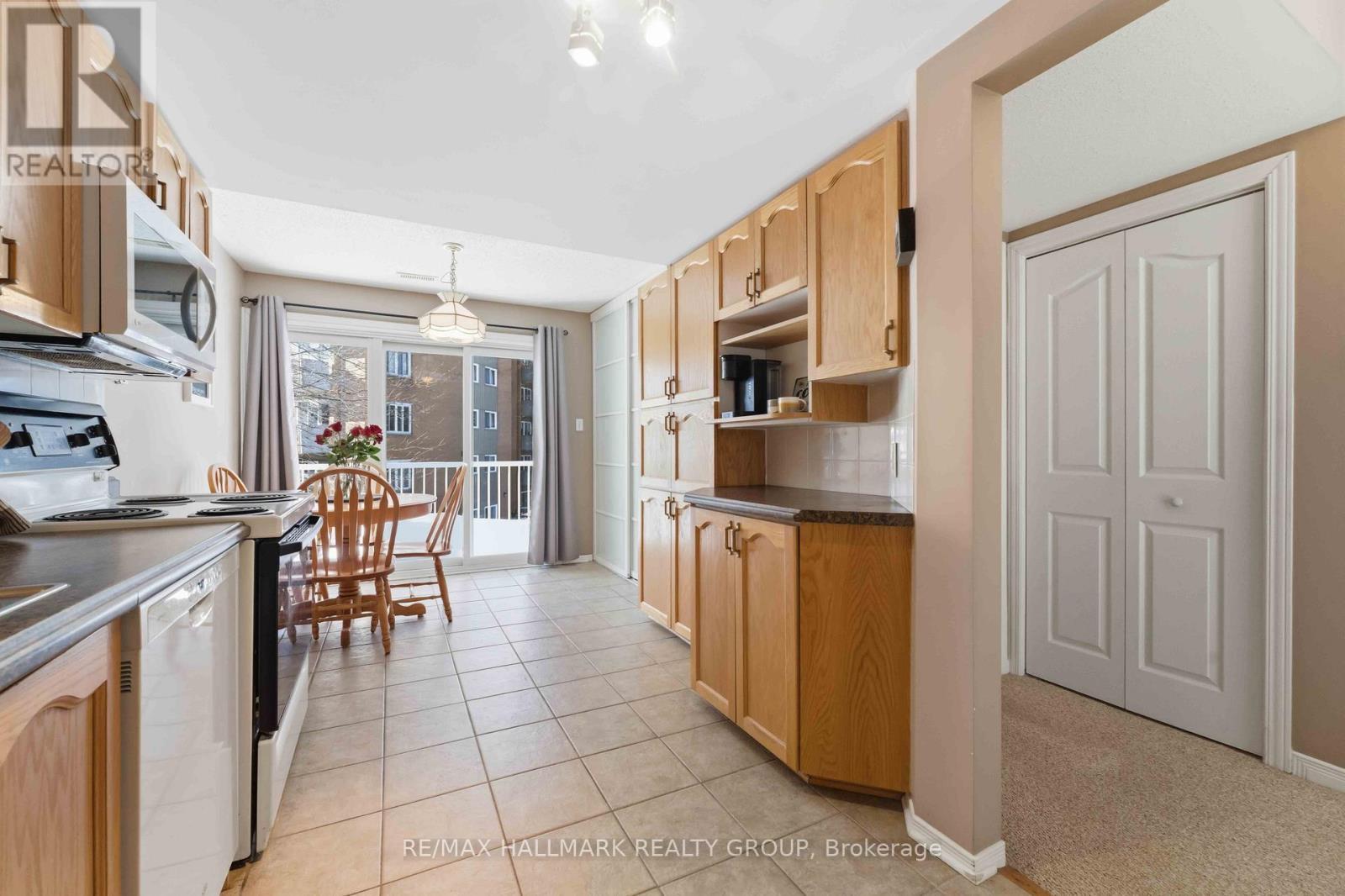 21 - 1660 Locksley Lane, Ottawa, ON - Indoor Photo Showing Kitchen