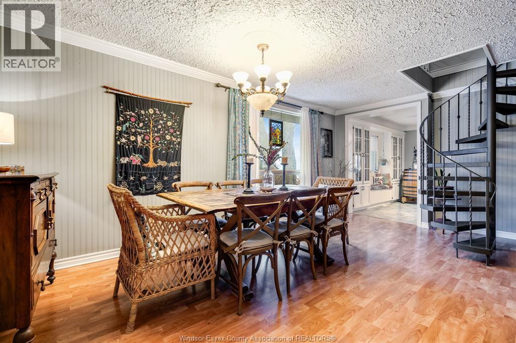 927 Iler Beach Road, Essex, ON - Indoor Photo Showing Dining Room