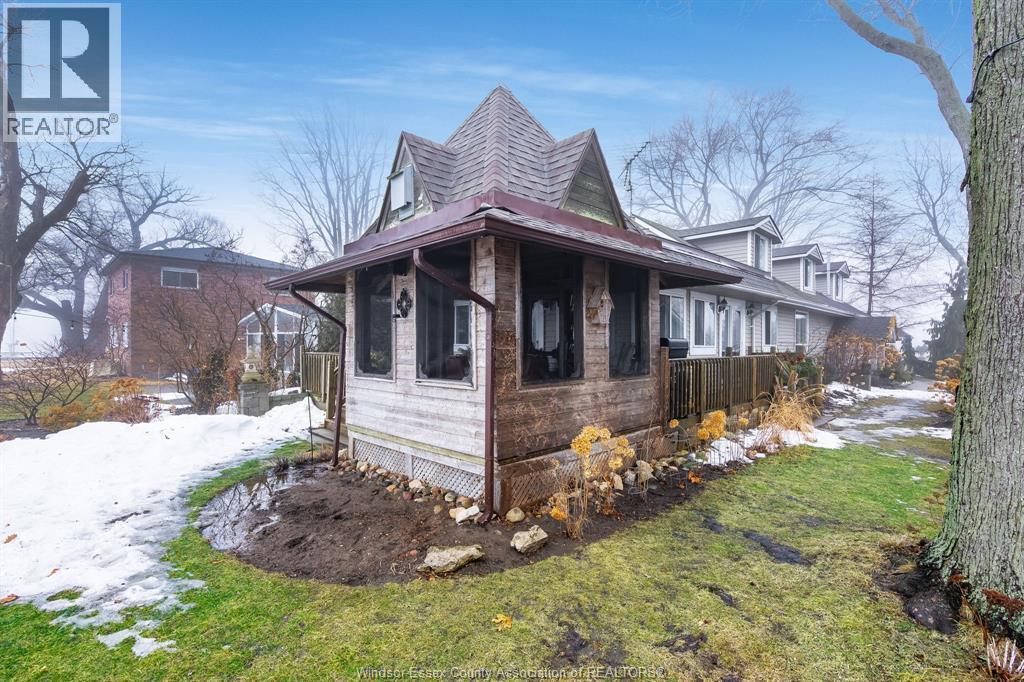 927 Iler Beach Road, Essex, ON - Outdoor