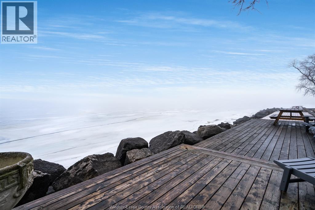927 Iler Beach Road, Essex, ON - Outdoor