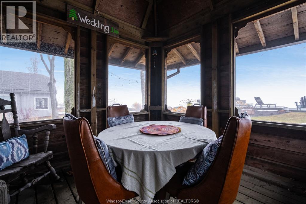 927 Iler Beach Road, Essex, ON - Indoor Photo Showing Dining Room