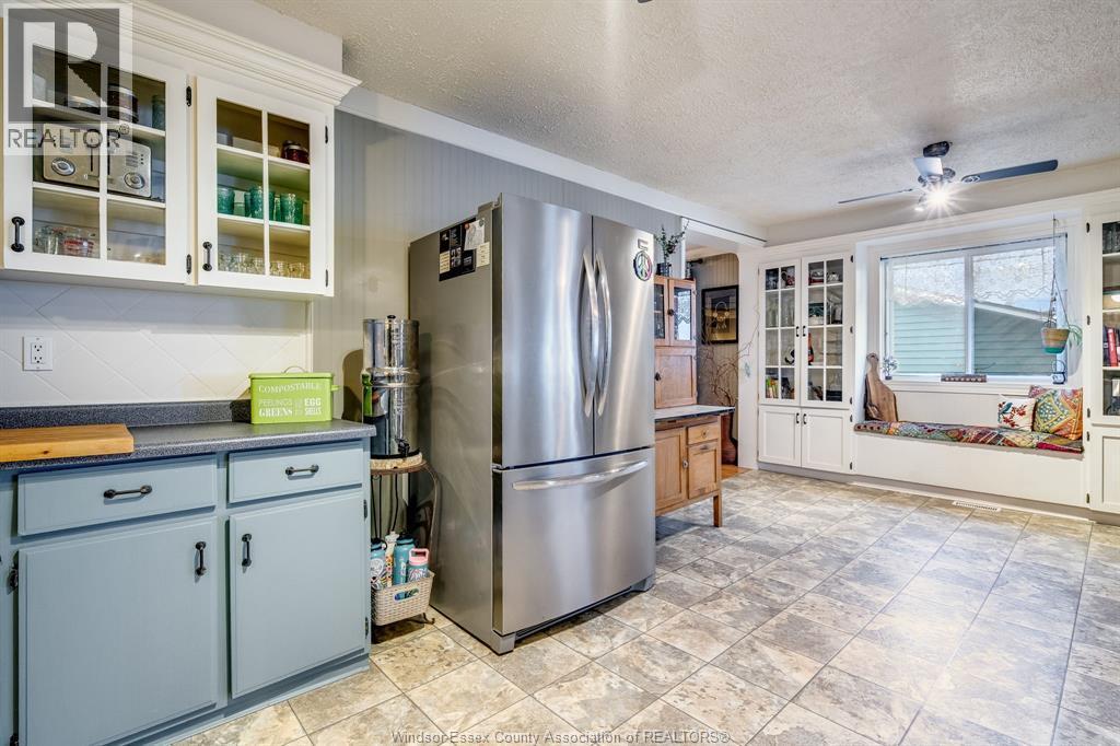 927 Iler Beach Road, Essex, ON - Indoor Photo Showing Kitchen