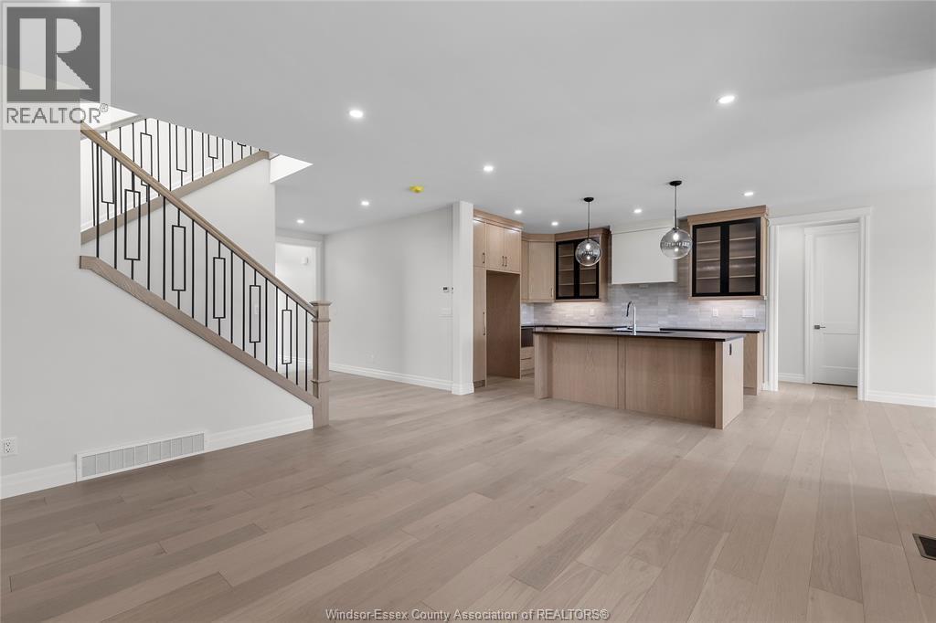 267 Joan Flood, Essex, ON - Indoor Photo Showing Kitchen