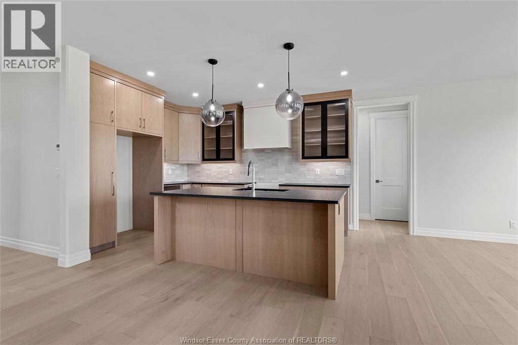 267 Joan Flood, Essex, ON - Indoor Photo Showing Kitchen