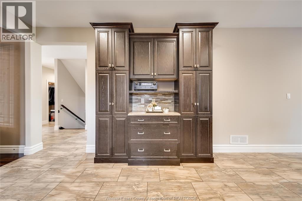 220 Selina, Lakeshore, ON - Indoor