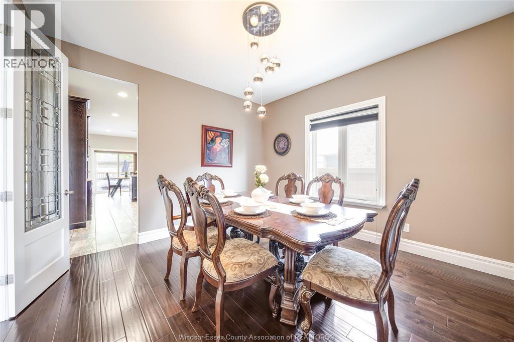 220 Selina, Lakeshore, ON - Indoor Photo Showing Dining Room
