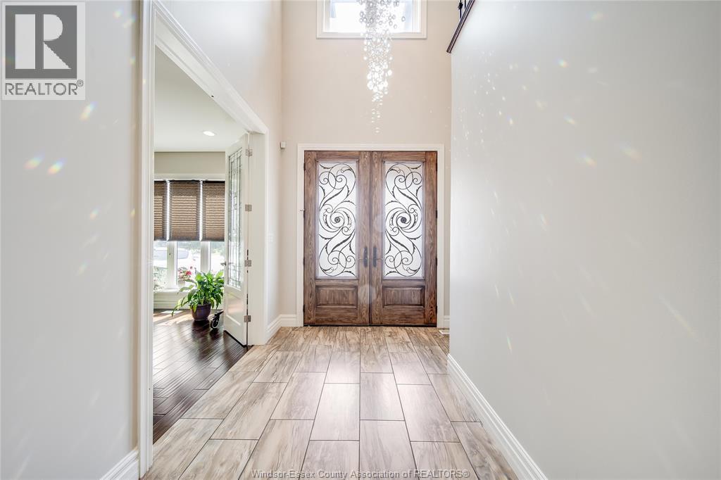 220 Selina, Lakeshore, ON - Indoor Photo Showing Other Room