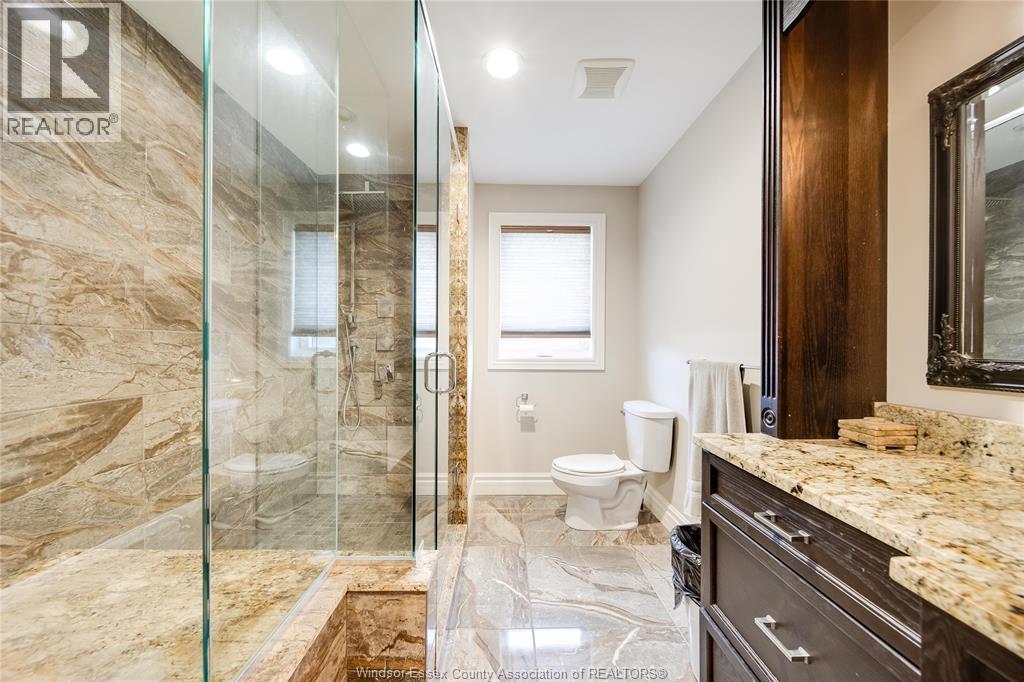 220 Selina, Lakeshore, ON - Indoor Photo Showing Bathroom