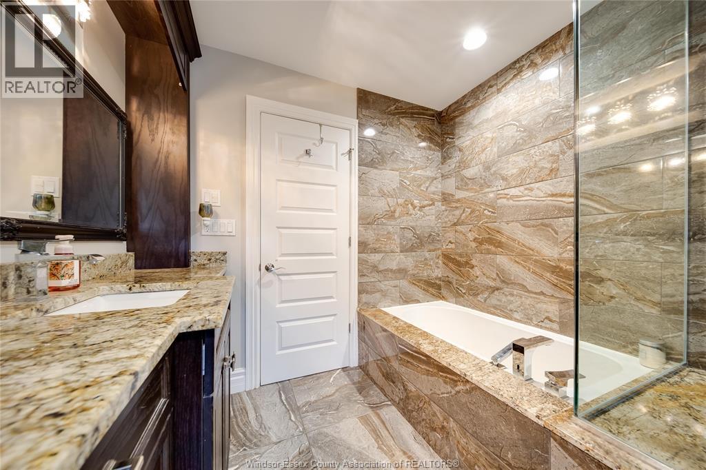 220 Selina, Lakeshore, ON - Indoor Photo Showing Bathroom