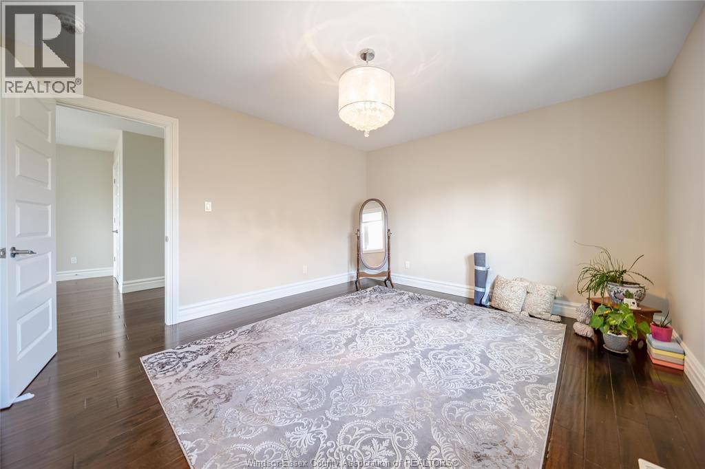 220 Selina, Lakeshore, ON - Indoor Photo Showing Other Room