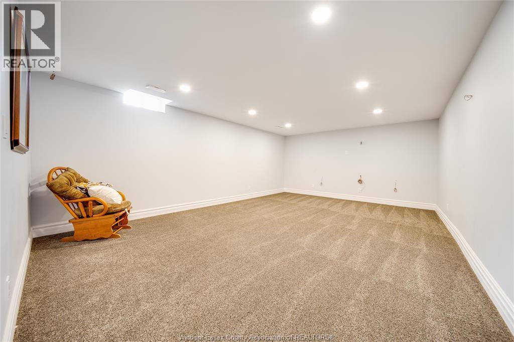 220 Selina, Lakeshore, ON - Indoor