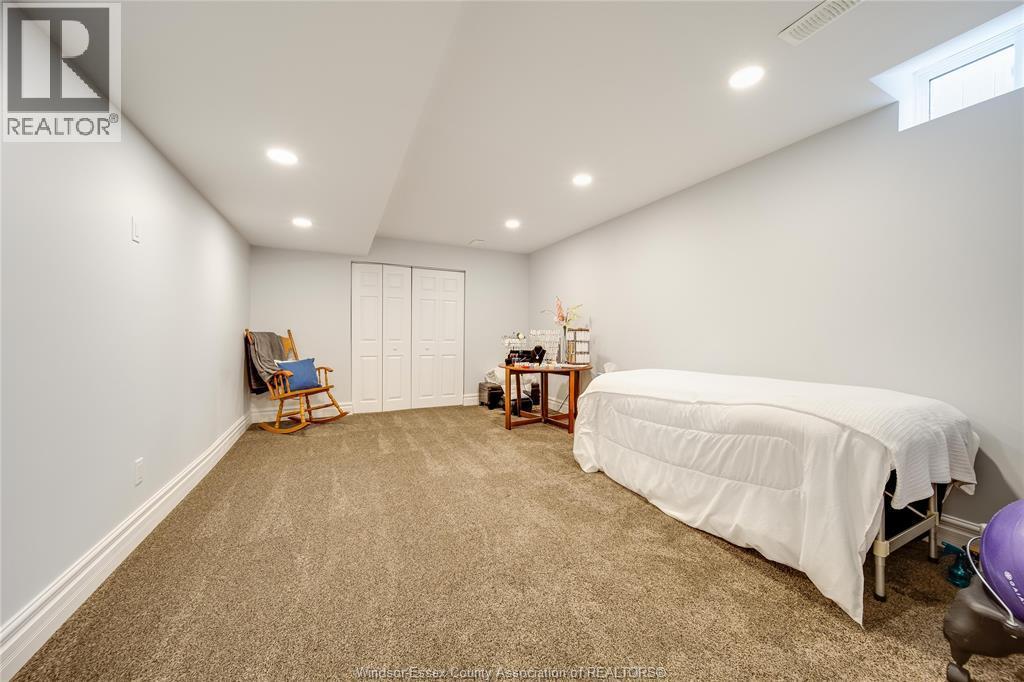 220 Selina, Lakeshore, ON - Indoor