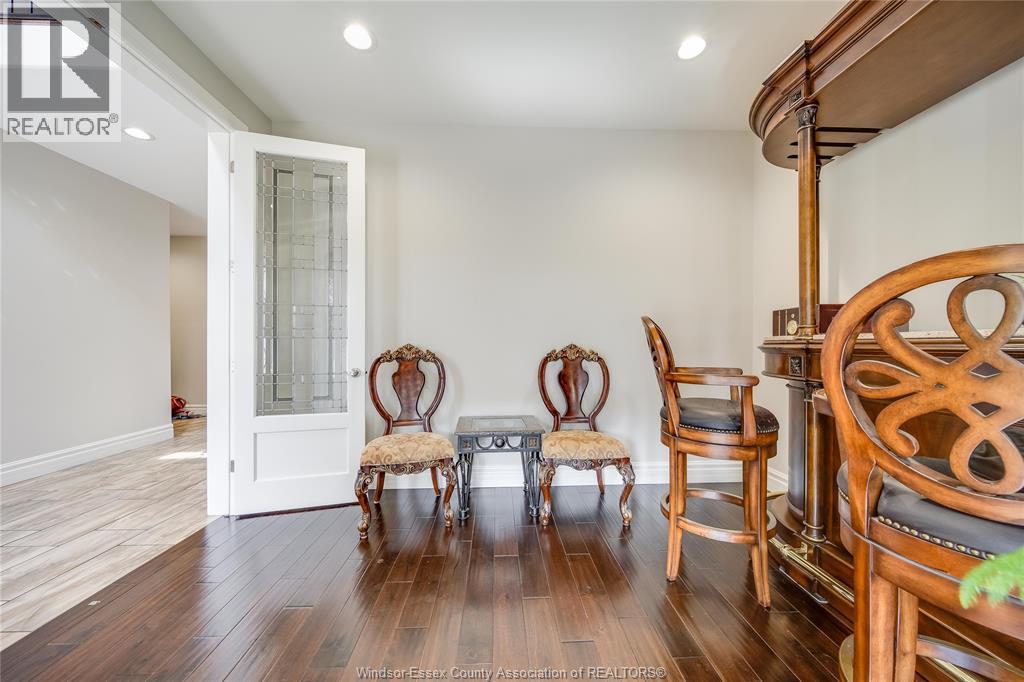 220 Selina, Lakeshore, ON - Indoor