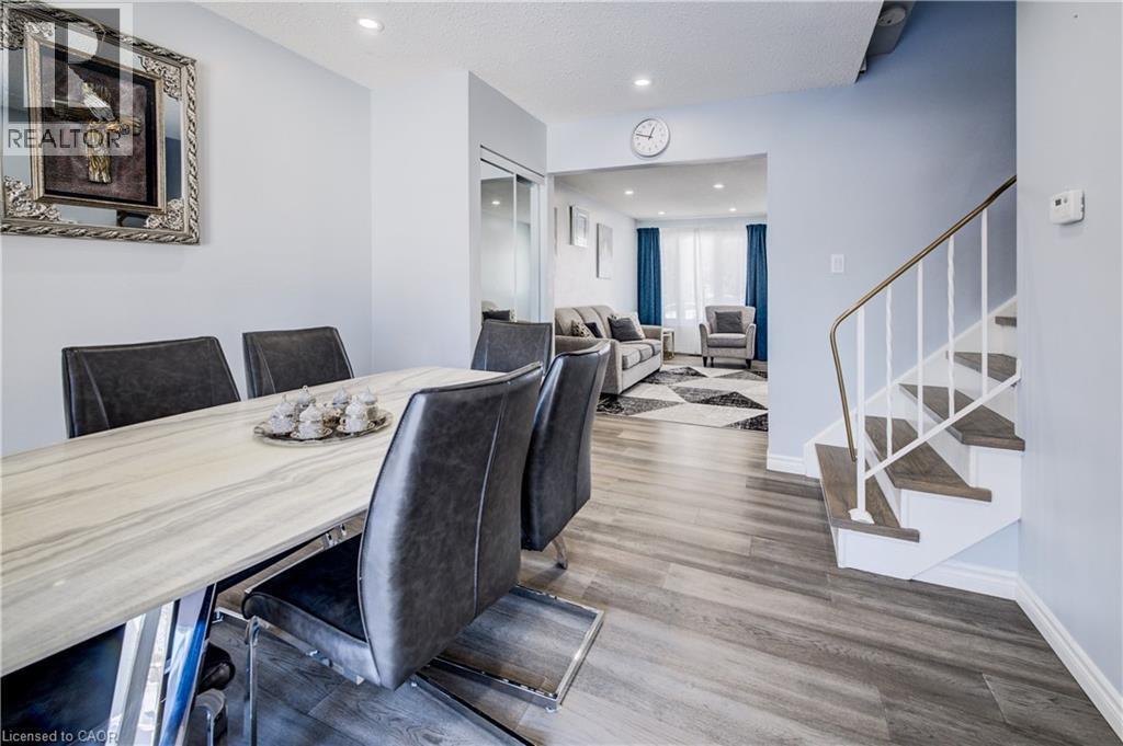 52 Uxbridge Crescent, Kitchener, ON - Indoor Photo Showing Dining Room