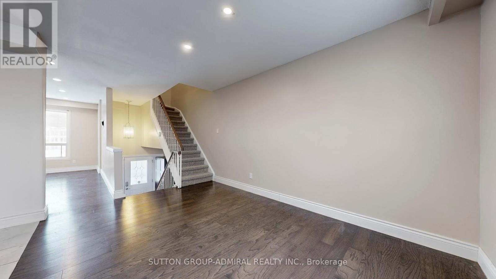 8 - 64 Bronte Street S, Milton, ON - Indoor Photo Showing Other Room