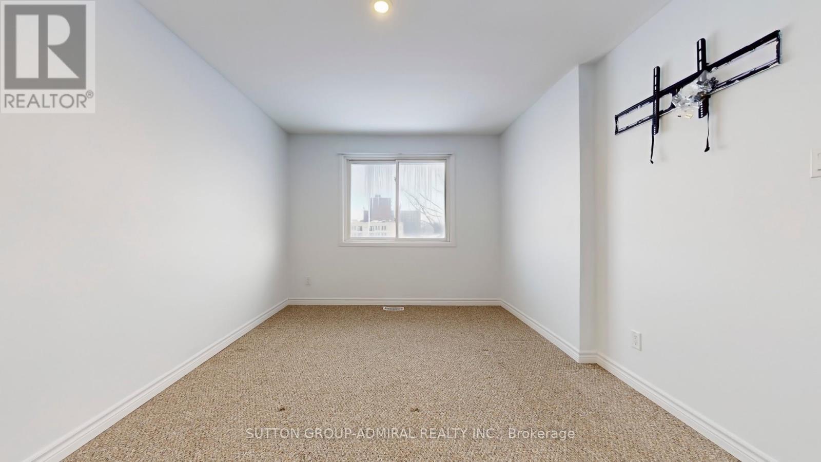 8 - 64 Bronte Street S, Milton, ON - Indoor Photo Showing Other Room