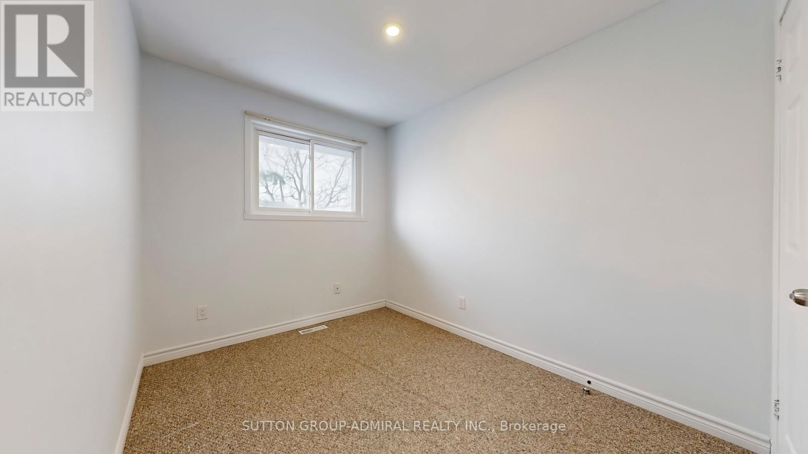 8 - 64 Bronte Street S, Milton, ON - Indoor Photo Showing Other Room