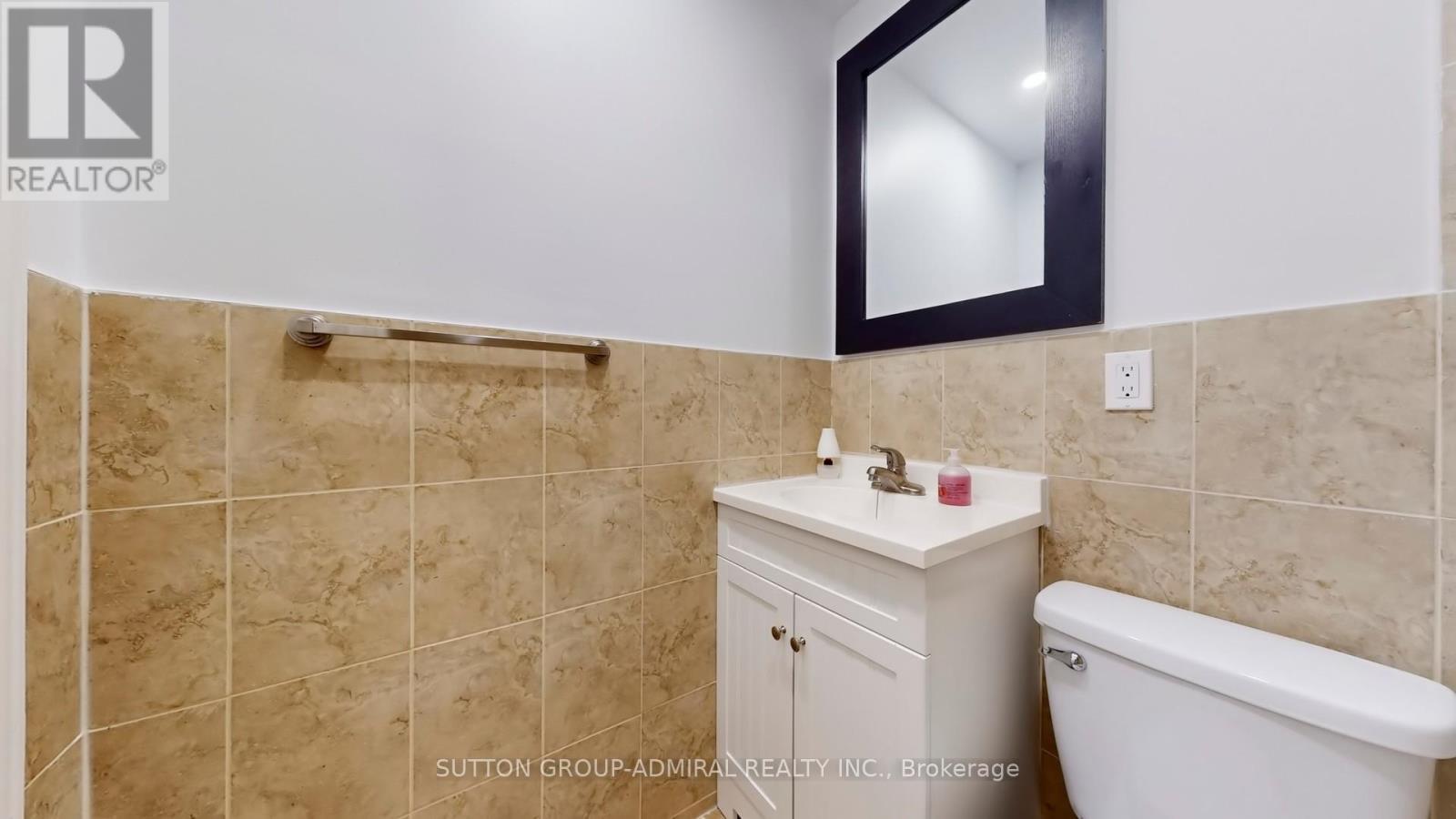 8 - 64 Bronte Street S, Milton, ON - Indoor Photo Showing Bathroom